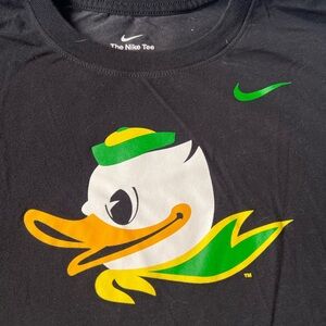 Nike Oregon Ducks Women’s Licensed Logo Game Day Football Fandom Black Tee L